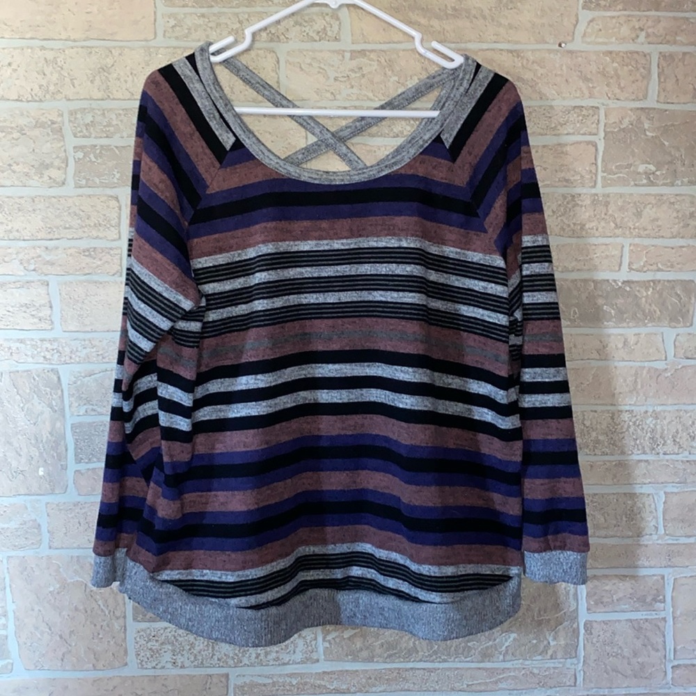✅Sunday Long Sleeve Sweater with criss cross back - Picture 1 of 7